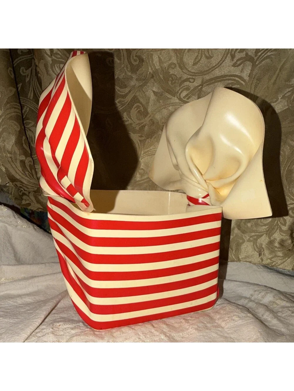 Vtg C.T. Designs Charlevoix MI Acrylic Red White Striped Basket Large 8x12x13